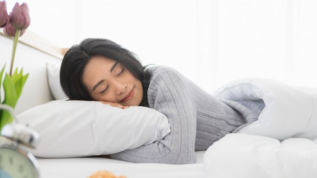5 cách detox cho cơ thể nhẹ nhõm, da tươi sáng rạng ngời chỉ sau 24h: Thích nhất là bí kíp ngủ 10 tiếng đồng hồ - Ảnh 2.